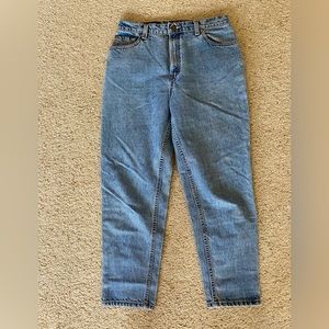 Levi Relaxed Fit Tapered Leg